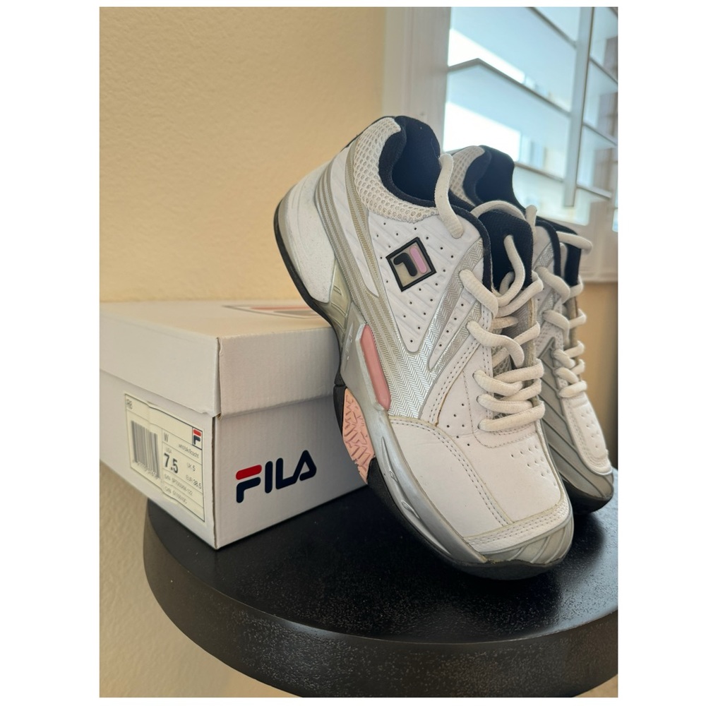 SOLD - Vintage Fila Chunky Tennis Sneaker in Grey/Pink/Black — NWT/Never Worn